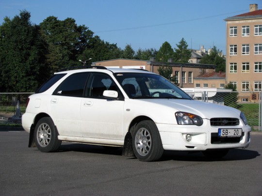 Subaru_Impreza_GX_MY_2003_front_side_picture.jpg